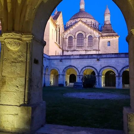 Ferienwohnung Superbe Loft T4 De 96 M2 Au Coeur Périgueux Exterior foto
