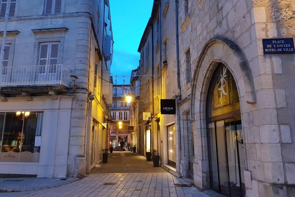 Ferienwohnung Superbe Loft T4 De 96 M2 Au Coeur Périgueux Exterior foto